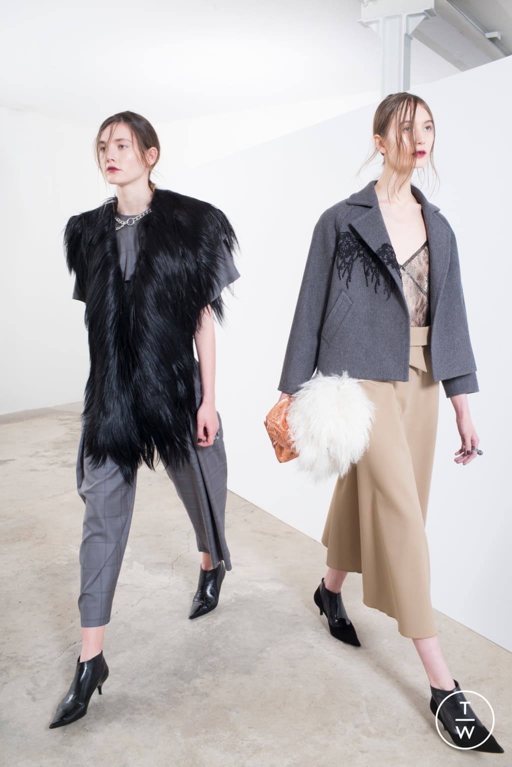 Fashion Week Paris Fall/Winter 2016 look 6 de la collection Sharon Wauchob womenswear